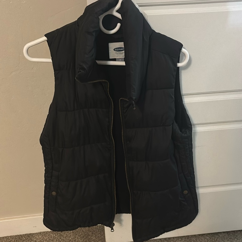 Old Navy Puffer Vest - M